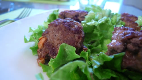Boulettes de boeuf aux noix de cajou et raisins épicées