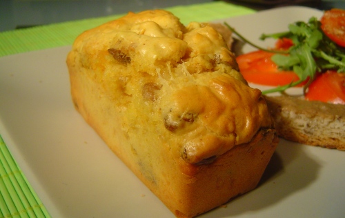Cake de poulet au curry, raisins et abricots secs Cake de poulet au curry, raisins et abricots secs