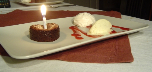Repas anniversaire en duo : Coeur de chocolat, meringue et glace vanille