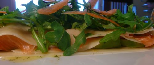 lasagne-saumon-avocat2 Mille feuilles de lasagne au saumon fumé et légumes