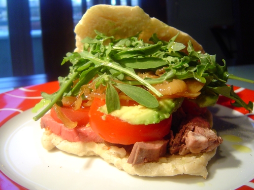 Pita garni au boeuf à la mexicaine Pita garni au boeuf à la mexicaine