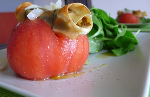 Canneloni italien sur son écrin de tomate