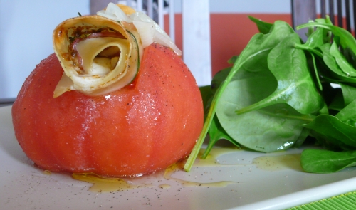 Canneloni italien sur son écrin de tomate