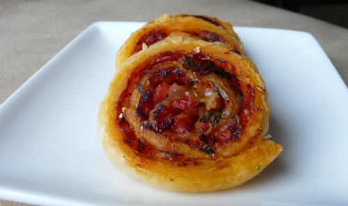 feuilletee-bacon-tomate2 Roulés feuilletés à la tomate et au bacon