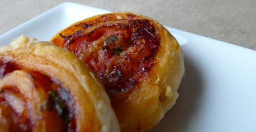 feuilletee-bacon-tomate3 Roulés feuilletés à la tomate et au bacon