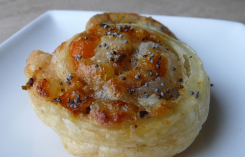 roule-mozza-poivron-pavot2 Roulés feuilletés à la mozza/poivron confit et pavot