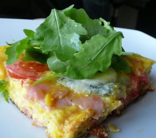 omeletteechevre2 Omelette de chèvre sainte maure, tomates cerises et bacon