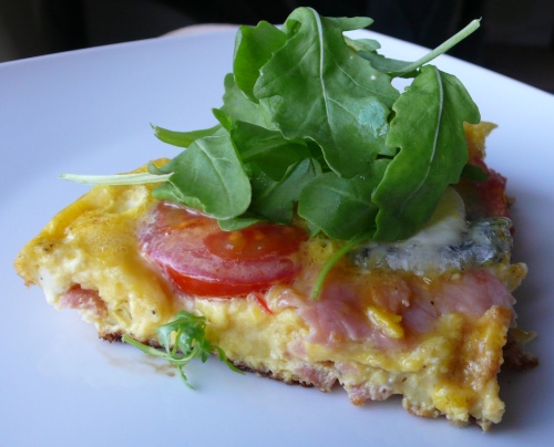 omeletteechevre3 Omelette de chèvre sainte maure, tomates cerises et bacon