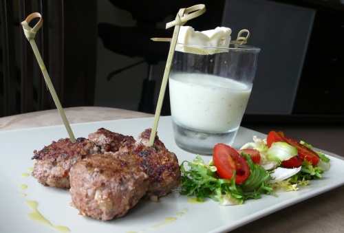 boulette-coriandre3 Boulettes à la coriandre - Lassi de concombre et son pique de brebis