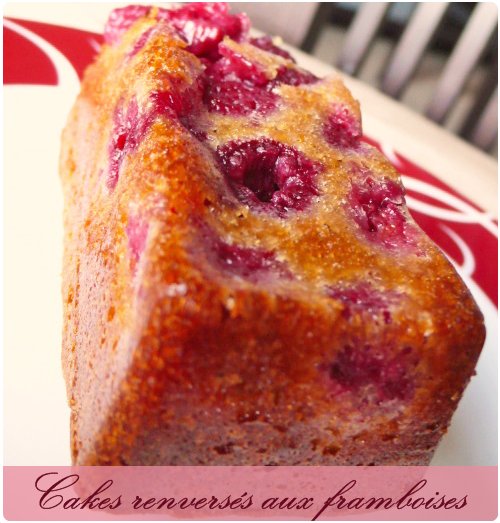 cake-renverse-framboise1 Petits cakes renversés à la framboise, parfumés au sirop de fraises