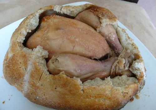 coquelet-pate-sel Le coquelet en pâte de sel et aux aromates