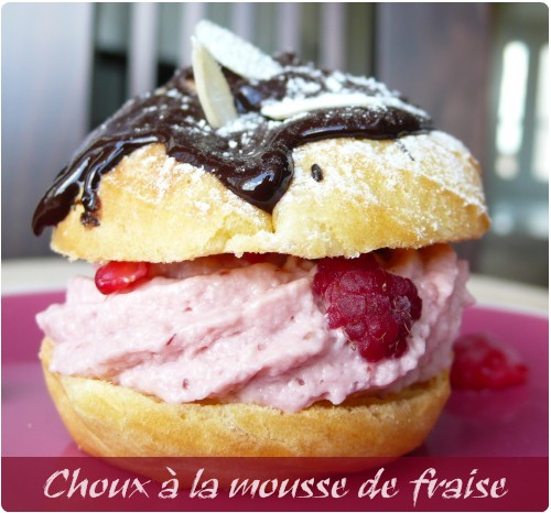 chouquette-mousse-fraises4 Choux à la mousse de fraise, glaçage au chocolat noir