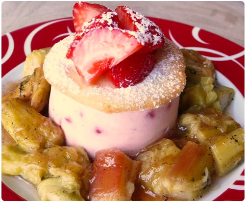 dessert-mousse-fraise-rhubarbe31 Mousse à la fraise et sa compotée de rhubarbe à la vanille