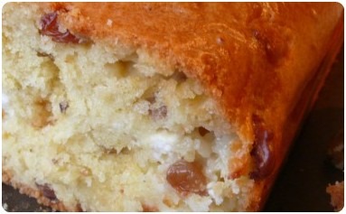cake-chevre-raisin-noix Cake salé au chèvre, raisins et noix