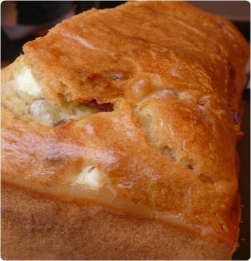 cake-chevre-raisin-noix3 Cake salé au chèvre, raisins et noix