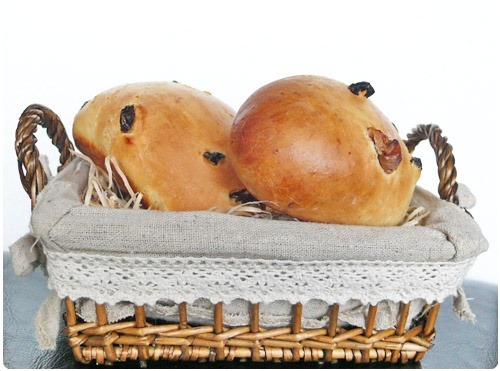 Briochettes aux raisins secs et cerneaux de noix